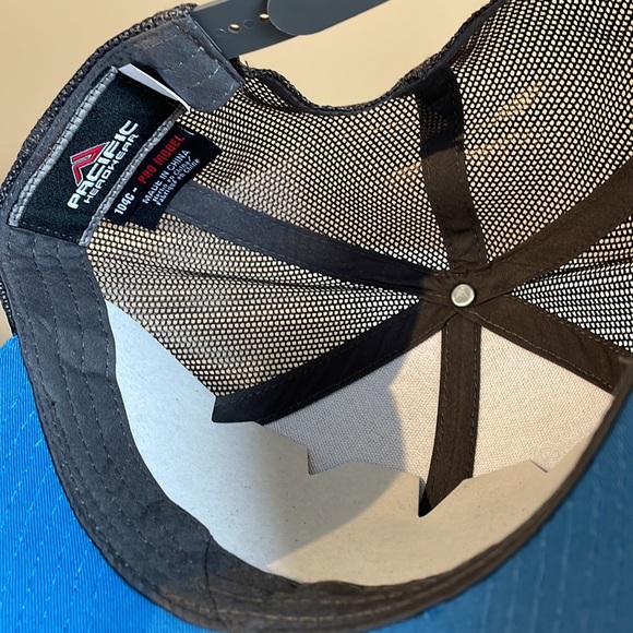 Mesh back Trucker Hats - Picture 4 of 5